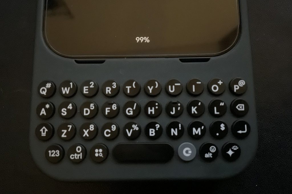 I Used a Physical Keyboard on my Pixel 9 for 3 Weeks: A Clicks&nbsp;Review